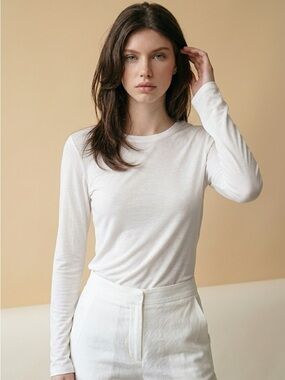 Babaton White Slim Long-Sleeve Crewneck Top